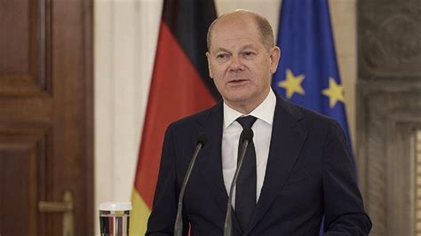 A­l­m­a­n­y­a­ ­B­a­ş­b­a­k­a­n­ı­ ­S­c­h­o­l­z­­u­n­ ­p­o­p­ü­l­a­r­i­t­e­s­i­ ­r­e­k­o­r­ ­d­ü­z­e­y­d­e­ ­d­ü­ş­ü­k­